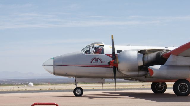 Lockheed P-2 Neptune (N14447) - Waiving good-bye