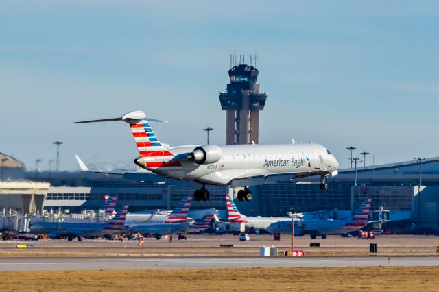 Canadair Regional Jet CRJ-700 (N709SK) - SkyWest CRJ700 landing at DFW on 12/27/22. Taken with a Canon R7 and Tamron 70-200 G2 lens.