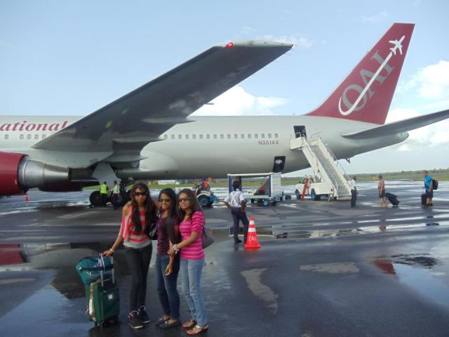 BOEING 767-300 (N351AX)