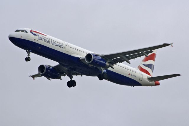 Airbus A321 (G-EUXD) - Airbus A321-231, British Airways, G-EUXD, 14.Oct.2022, EGLL London Heathrow, Waye Ave Park