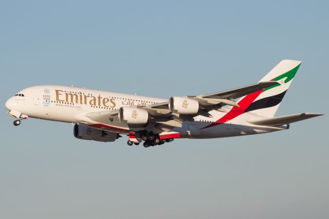 Airbus A380-800 (A6-EEV)