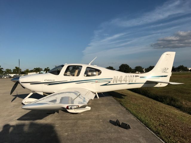 Cirrus SR-22 (N44WF)