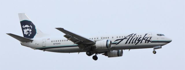 BOEING 737-400 (N713AS)