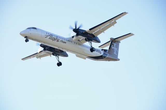 de Havilland Dash 8-400 (N400QX)