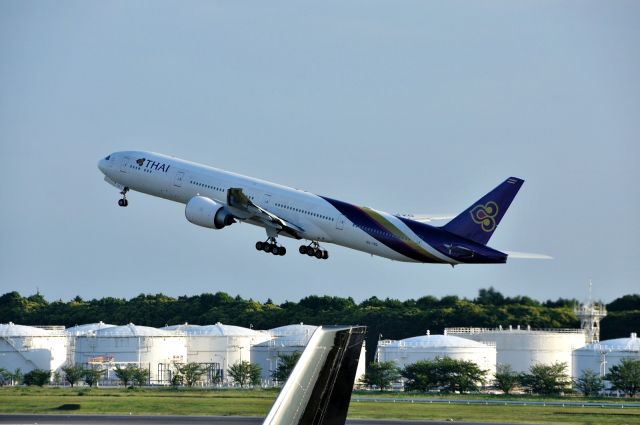 BOEING 777-300 (HS-TKG)