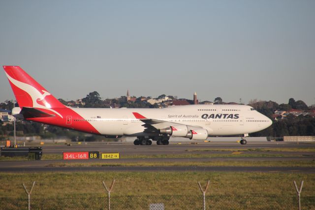 Boeing 747-400 (VH-OEI)