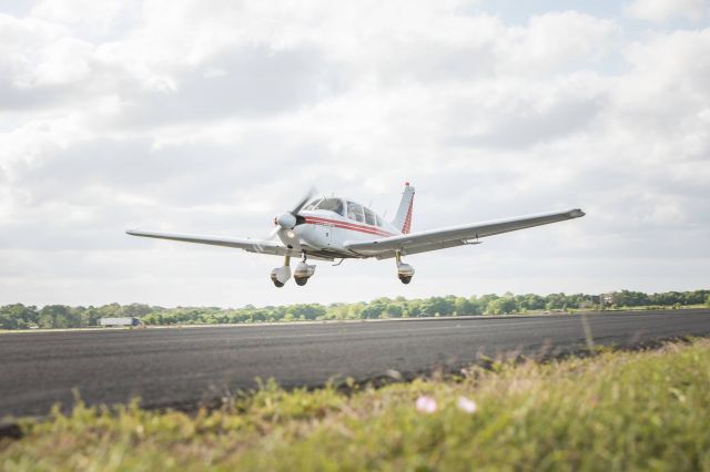 Piper Cherokee (N7698F)