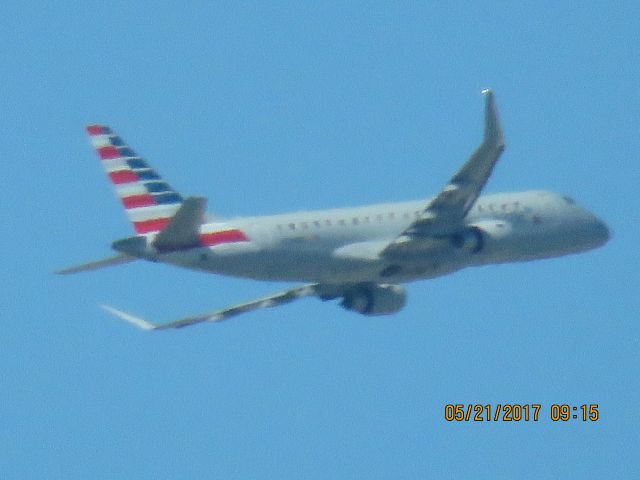 Embraer 175 (N236NN)