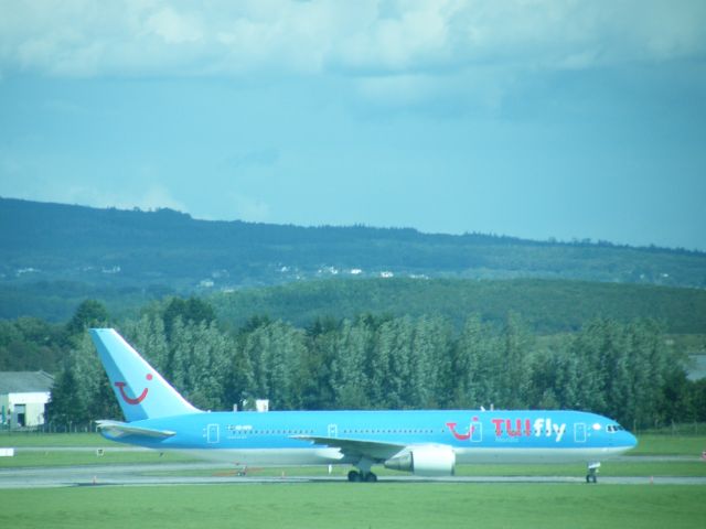 SE-RFR — - SE-RFR B767 TUIFLY EX VP-BWT AT SHANNON 26-08-2011