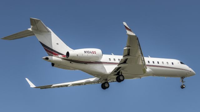 Bombardier Global 5000 (N104QS)