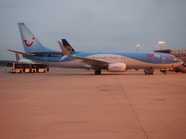 Boeing 737-800 (D-ATUQ)