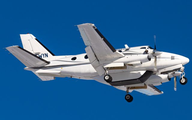 Beechcraft King Air 100 (C-FWYN)