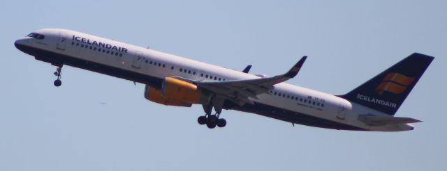 Boeing 757-200 (TF-FII)