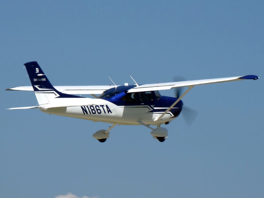 Cessna Skylane (N186TA)
