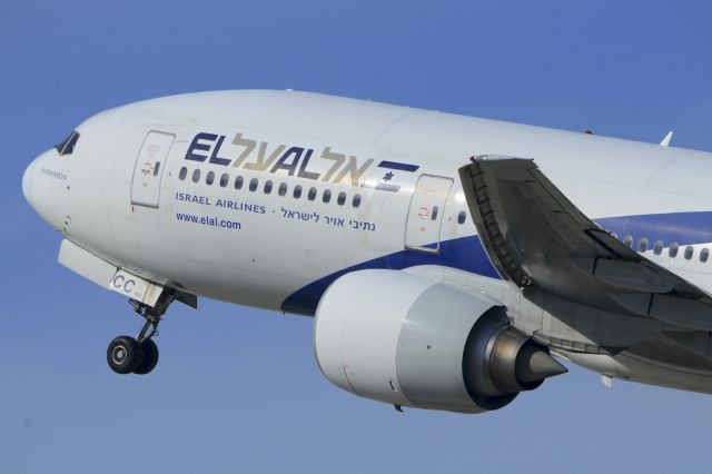 Boeing 777-200 (4X-ECC)