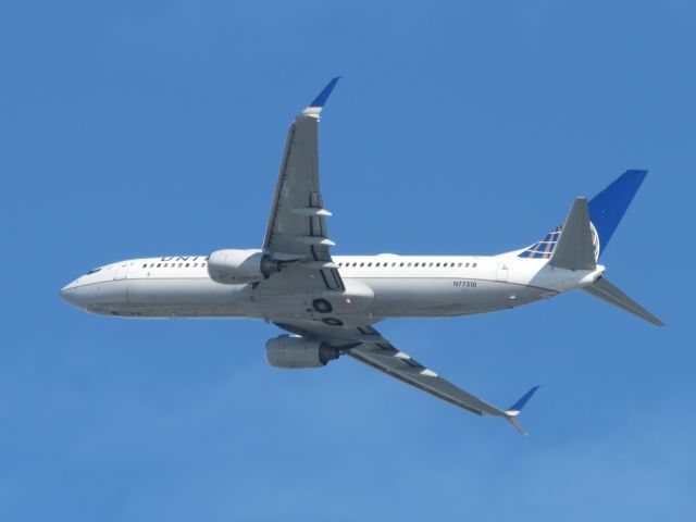 Boeing 737-800 (N77510)