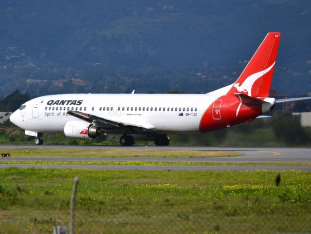 BOEING 737-400 (VH-TJS) - Rolling for take off on runway 05. Thursday 12th July 2012.