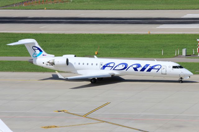 Canadair Regional Jet CRJ-700 (S5-AAW)