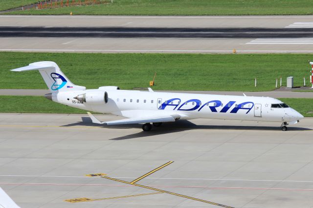 Canadair Regional Jet CRJ-700 (S5-AAW)