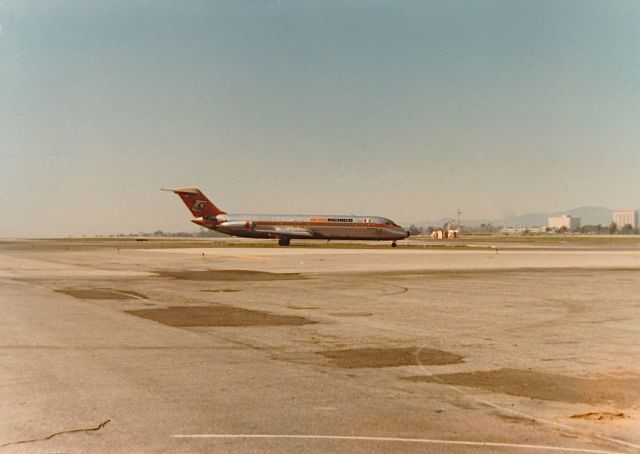 Douglas DC-9-10 — - AeroMexico DC-9-10 ready for take off at KLAX spring 1977