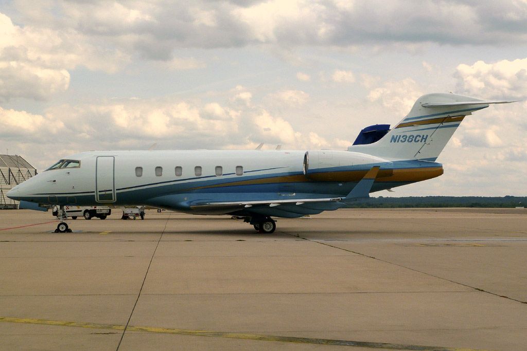 Bombardier Challenger 300 (N138CH)