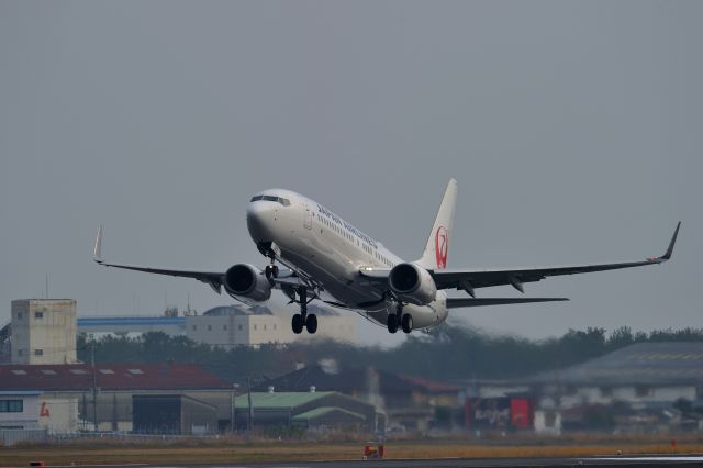 Boeing 737-800 (JA325J)