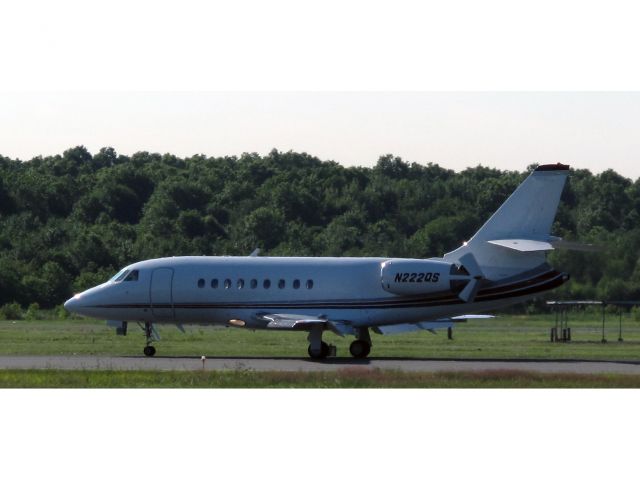 Dassault Falcon 2000 (N222QS) - Rollout after a smooth landing RW06.