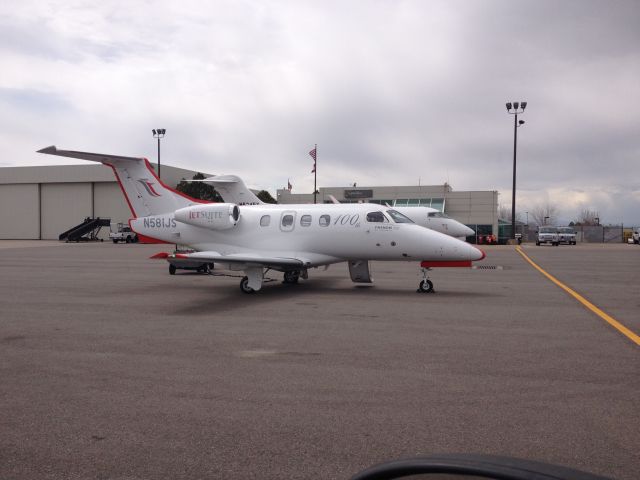 Embraer Phenom 100 (N581JS)