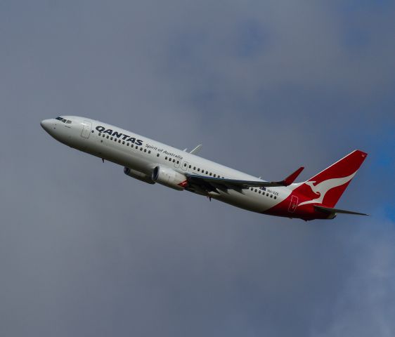 Boeing 737-700 (VH-XZE) - Turn to heading 150 off RWY 19