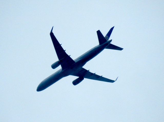 Boeing 757-200 (N29124) - UAL247 IAD-EWR