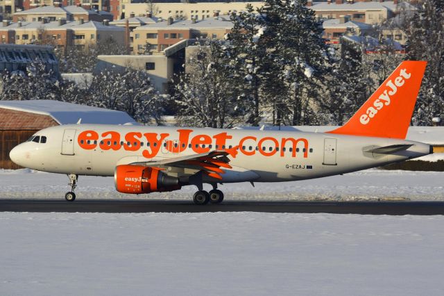 Airbus A319 (G-EZAJ)