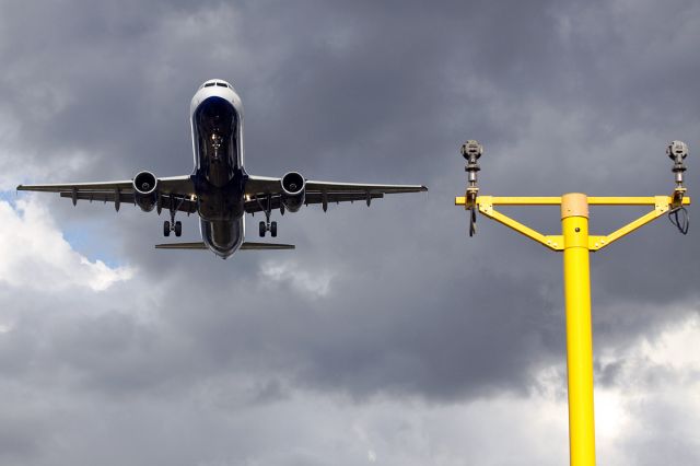 Airbus A321 (G-EUXG)