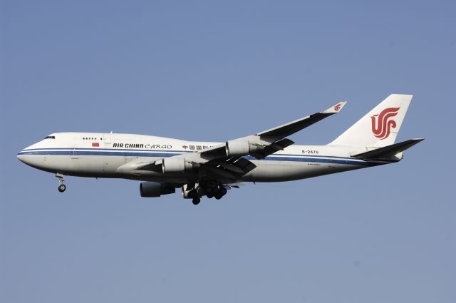 Boeing 747-400 (B-2478) - Final Approach to Narita Intl Airport Rwy16R on 2013/04/18