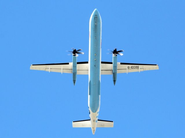 de Havilland Dash 8-400 (G-ECOG) - 15 AOUT 2015