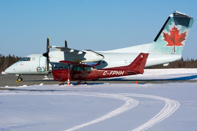 Cessna Skyhawk (C-FPHH) - C-FPHH & C-GANQ