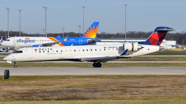 Canadair Regional Jet CRJ-700 (N668CA)