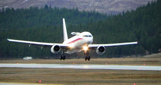 Boeing 757-200 (N757HW)