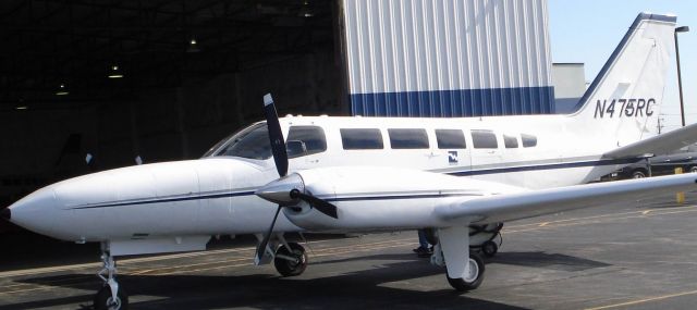 Cessna 404 Titan (N475RC)