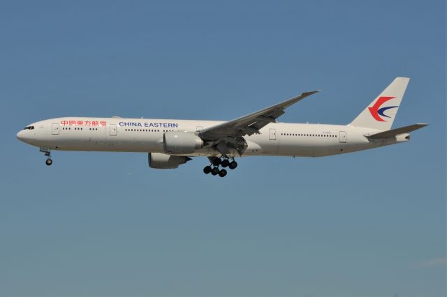BOEING 777-300 (B-2023)
