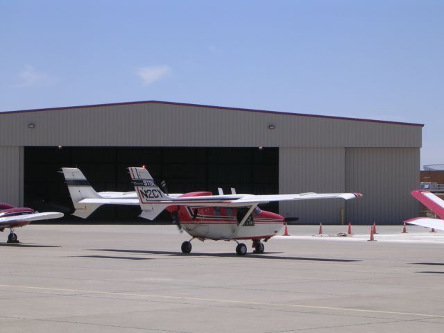 Cessna Super Skymaster (N2CY)