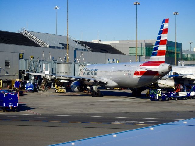 Airbus A321 (N981UY)