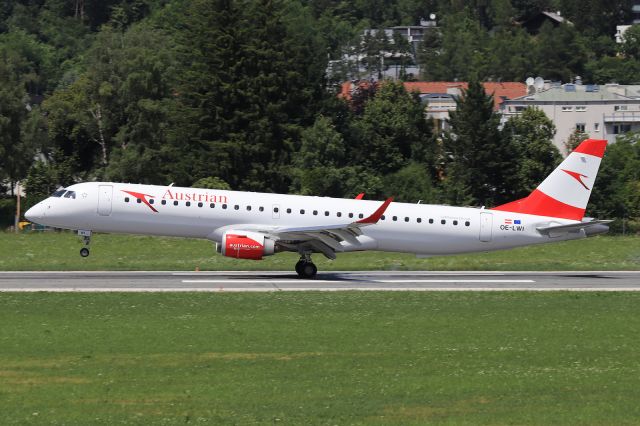 EMBRAER 195 (OE-LWI)