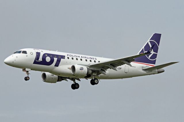 Embraer 170/175 (SP-LDF)