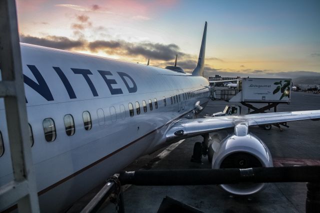 Boeing 737-800 (N69839) - Just after disembarking my flight from DC (IAD)