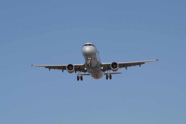 — — - Arriving at Montreal Trudeau on runway 24R at 3:19 P.M.