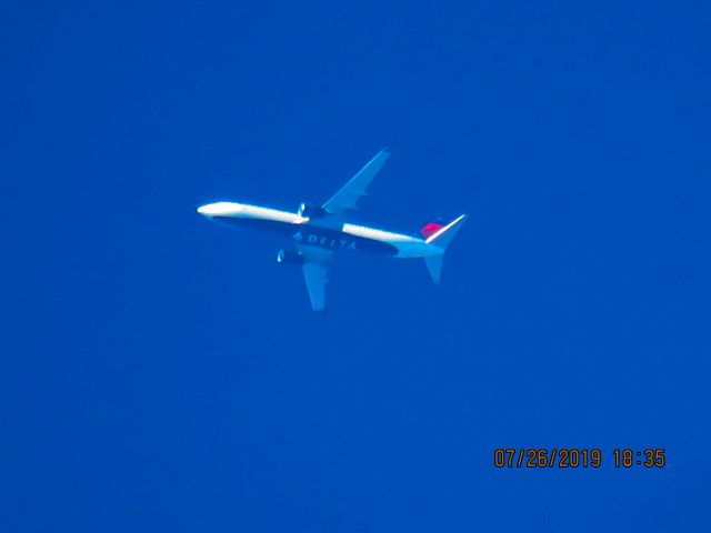 Boeing 737-900 (N929DZ)