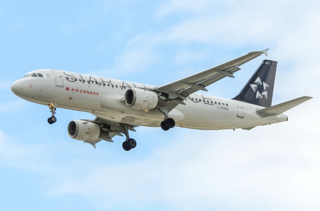 Airbus A320 (C-FDRH) - Air Canada A320-211 C-FDRH Star Alliance