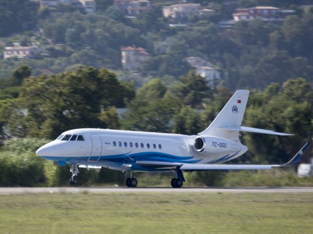 Dassault Falcon 2000 (TC-SGO) - Take off runway 17.