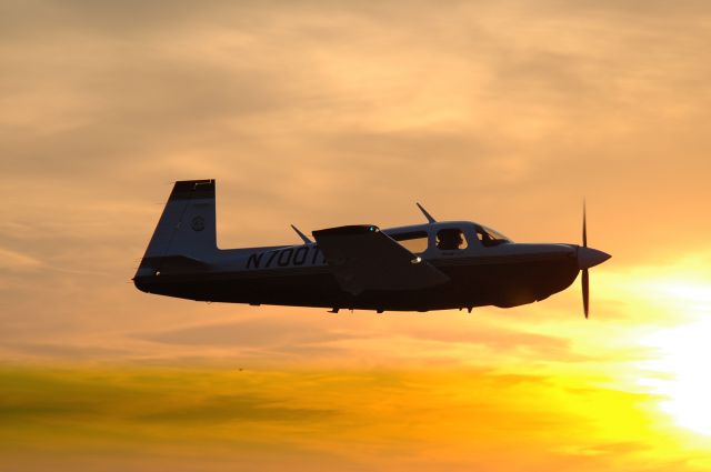 Mooney M-20 (N700TP) - Photo By: Mike Stanfill