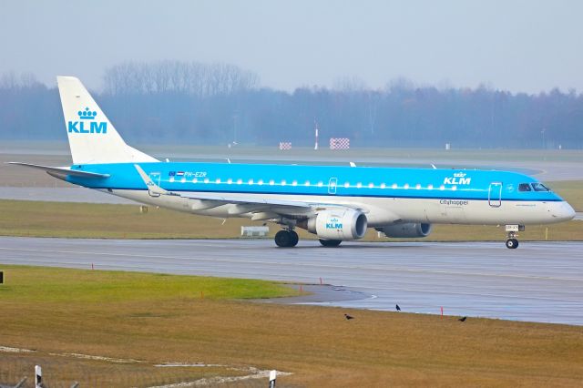 Embraer ERJ-190 (PH-EZR)